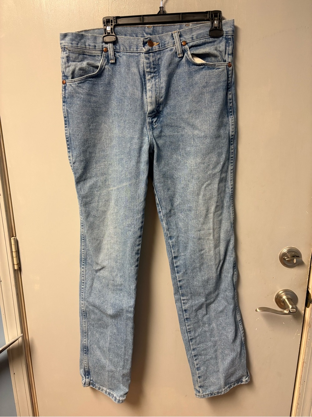 Wrangler Classic Light Wash Straight-Leg Jeans 34x34